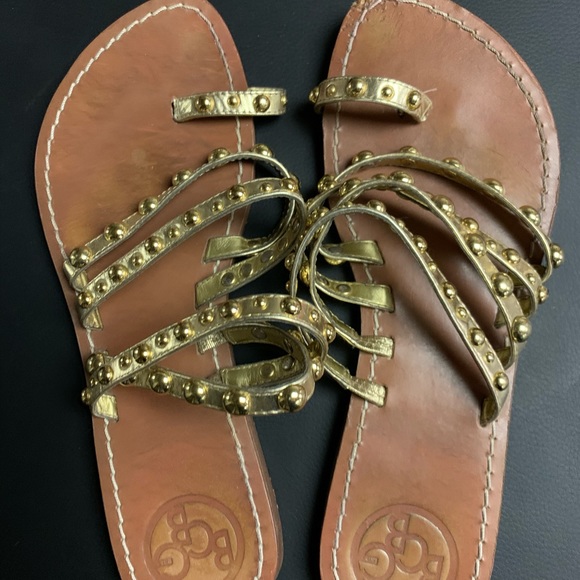 BCBG gold gladiator sandals size 7 1/2 - Picture 2 of 3